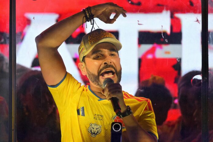 abelardo,-comenzo-el-espectaculo,-una-cronica-de-fernando-vivas-sobre-de-la-espriella,-el-presidente-electo-de-colombia