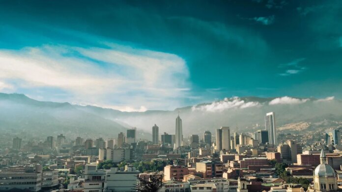 antes-de-comprar,-verifique:-las-41-edificaciones-ilegales-que-ponen-en-peligro-vidas-en-la-comuna-9-de-medellin
