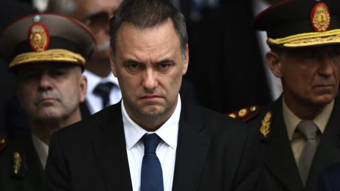 urgente:-renuncia-manuel-adorni