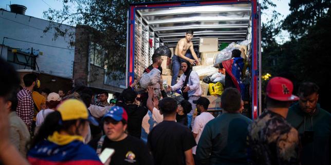 en-colombia,-la-diaspora-venezuelienne-se-moviliza-despues-de-los-terremotos-devastadores:-«colgante-que-j’aide,-j’oublie-un-peu-les-images-qui-me-dechirent-le-coeur»