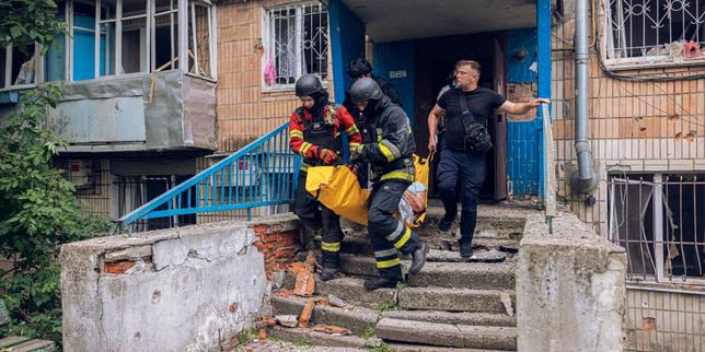 en-direct,-guerra-en-ucrania:-au-moins-deux-blesses-dans-une-attaque-russe-contra-kiev,-segun-la-administracion-militar-local