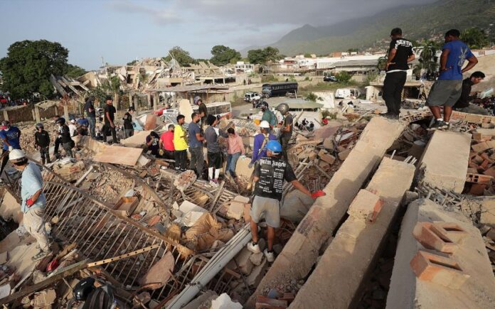 unidad-militar-espanola-rescato-con-vida-a-un-segundo-sobreviviente-en-el-edificio-de-la-guaira