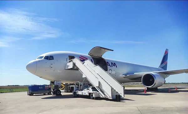 latam-cargo-regresa-a-bolivia-con-vuelo-directo-miami–santa-cruz-y-refuerza-la-politica-de-cielos-abiertos