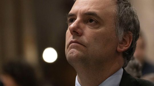 viajes,-riqueza-y-propiedades-–-las-causas-judiciales-que-se-acercan-a-manuel-adorni