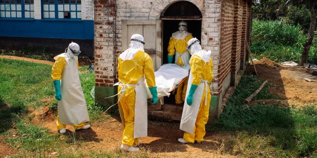 en-mongbwalu,-epicentro-de-la-epidemia-de-ebola-en-la-republica-democratica-del-congo,-de-muertes-en-cascada-y-de-la-terrible-angustia-de-la-contaminacion