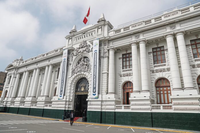 revelan-que-el-congreso-destino-a-tres-partidos-s/-2.6-millones-mediante-descuentos-por-planillas