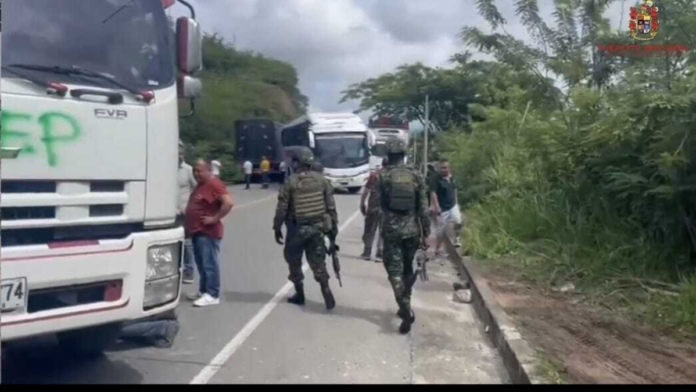 retienen-al-exgobernador-indigena-jhonier-mina-en-el-tambo:-presuntas-disidencias-se-roban-su-vehiculo-blindado-y-el-armamento-de-su-escolta