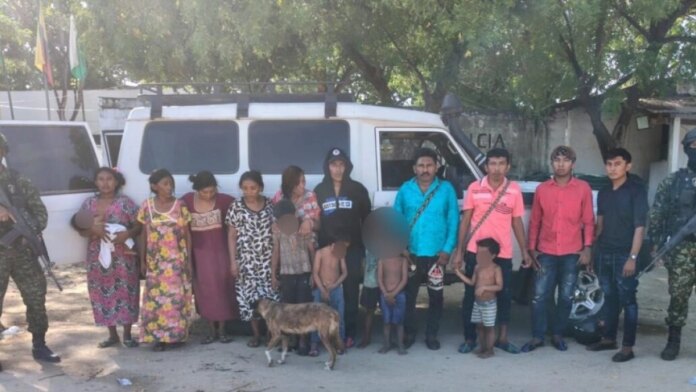 ejercito-rescata-a-17-indigenas-retenidos-hace-dos-semanas-en-la-guajira:-un-bebe-murio-y-otro-menor-resulto-herido-en-medio-de-disputa-entre-clanes