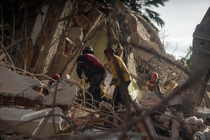 sube-a-1.719-la-cifra-de-fallecidos-por-terremotos-en-venezuela
