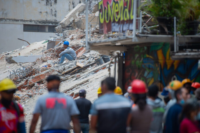 el-pnud-estima-que-el-doble-terremoto-genero-1,2-millones-de-toneladas-de-escombros-en-el-estado-la-guaira