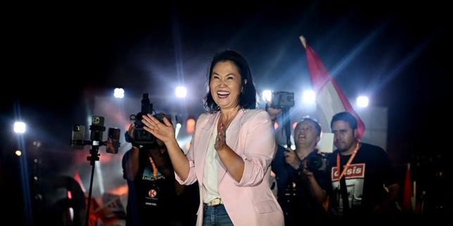 pero:-keiko-fujimori,-hija-de-una-autocracia-y-primera-dama,-presidenta-de-la-republica