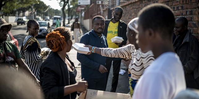 en-africa-del-sur,-el-ultimatum-antiinmigrantes-y-la-montana-de-violencia-contra-25.000-personas-que-abandonan-el-pais
