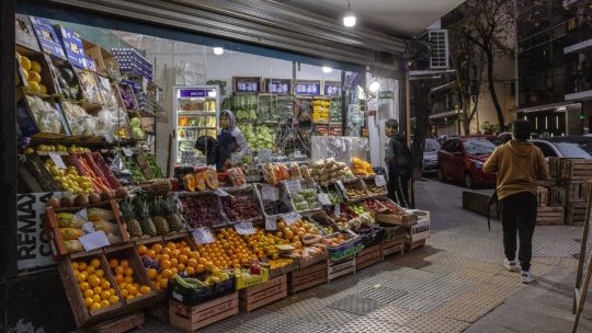 la-economia-argentina-se-contrajo-en-abril-mientras-persiste-el-crecimiento-desigual