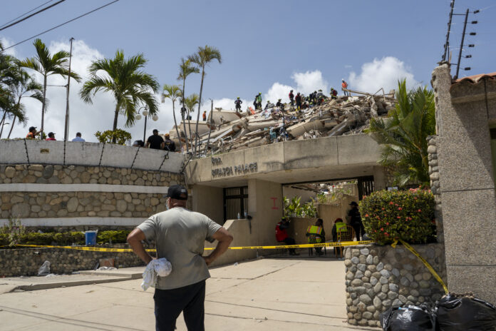 “aunque-esten-muertos,-queremos-sacarlos”:-familias-piden-ayuda-para-recuperar-cuerpos-atrapados-tras-los-terremotos-en-venezuela