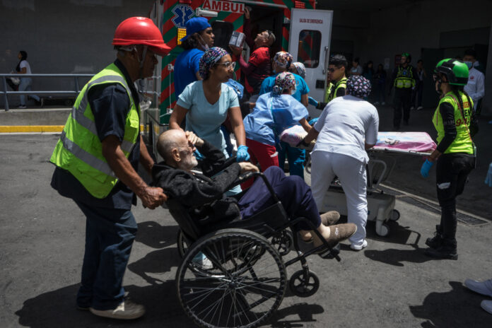 pacientes-cronicos-y-psiquiatricos-sobreviven-en-medio-de-la-indefension-tras-el-terremoto