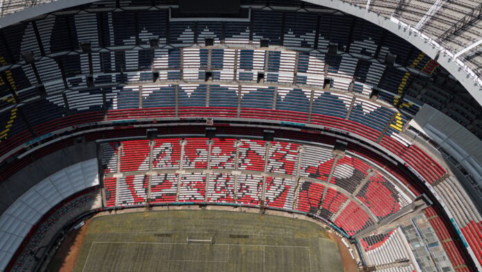 un-espectaculo-en-la-ciudad-de-mexico-pregunta-a-quien-sirve-realmente-la-copa-del-mundo