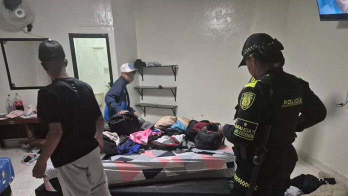 medellin:-rescatan-a-tres-adolescentes-bogotanos-en-un-hotel-del-centro-consumiendo-sustancias-psicoactivas