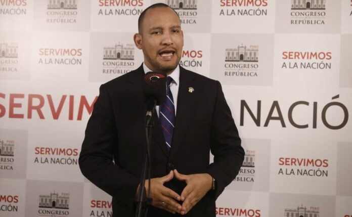 alejandro-munante-sobre-impprocedencia-de-candidatura-de-lopez-aliaga:-“huele-mas-a-revancha-del-jee-que-a-un-razonamiento-juridico”