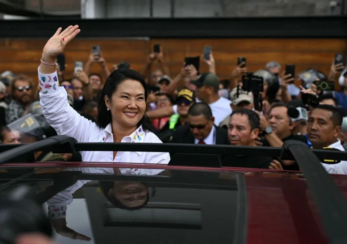 el-plan-de-fujimori-para-peru:-5000-millones-de-dolares-de-inversion-al-ano,-500.000-empleos
