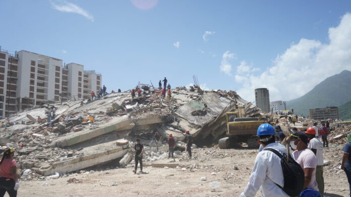a-una-semana-de-los-terremotos,-la-guaira-se-ajusta-a-la-nueva-realidad