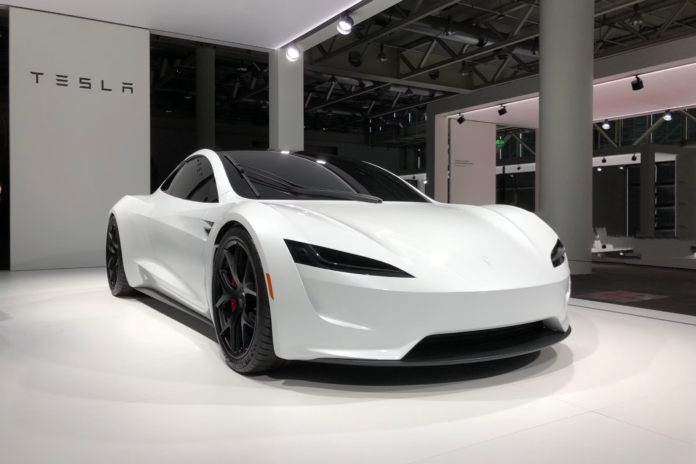 tesla-llega-a-argentina-y-uruguay,-donde-byd-ya-manda