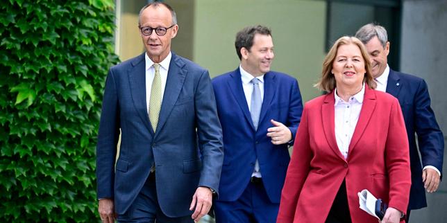 en-alemania,-el-canciller-friedrich-merz-salva-la-coalicion,-pero-se-acerca-a-la-confrontacion-de-otros-vientos-hostiles.