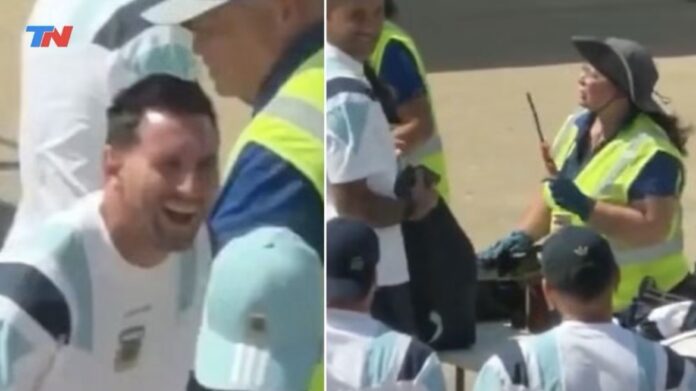 la-risa-de-messi-al-ver-lo-que-llevaba-el-cuti-romero-en-la-valija