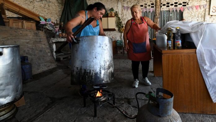 la-recuperacion-no-llega-a-los-barrios-populares:-se-reducen-alimentos-para-llegar-a-fin-de-mes-y-crece-la-deuda
