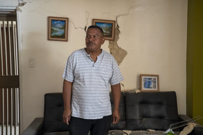 el-hombre-que-arriesgo-la-vida-para-salvar-a-un-vecino-en-el-paraiso-durante-los-terremotos
