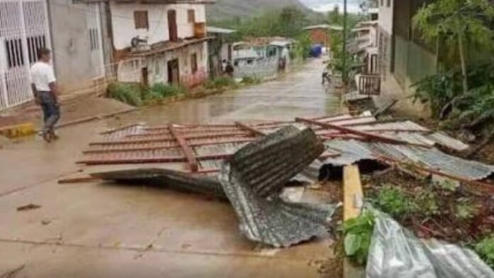 vendaval-en-el-cesar:-el-parque-solar-‘la-loma’-sufrio-graves-danos,-y-mas-de-300-familias-afectadas-requieren-ayuda-urgente-tras-fenomeno-climatico