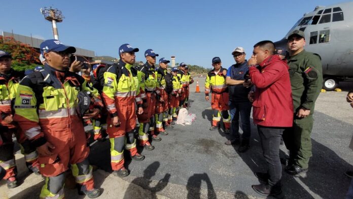 bomberos-de-quito-regresaron-a-ecuador-tras-rescatar-a-dos-sobrevivientes-de-los-sismos-en-venezuela