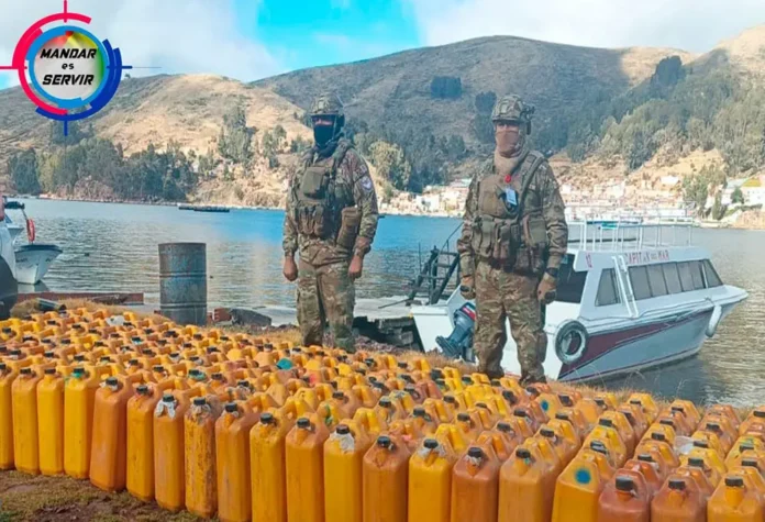 secuestran-mas-de-3.000-litros-de-gasolina-transportados-ilegalmente-en-el-lago-titicaca