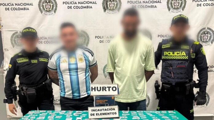 barranquilla:-cambiaban-las-etiquetas-para-pagar-menos;-asi-cayo-una-pareja-senalada-de-intentar-sacar-mercancia-de-alto-valor-de-almacen-de-cadena