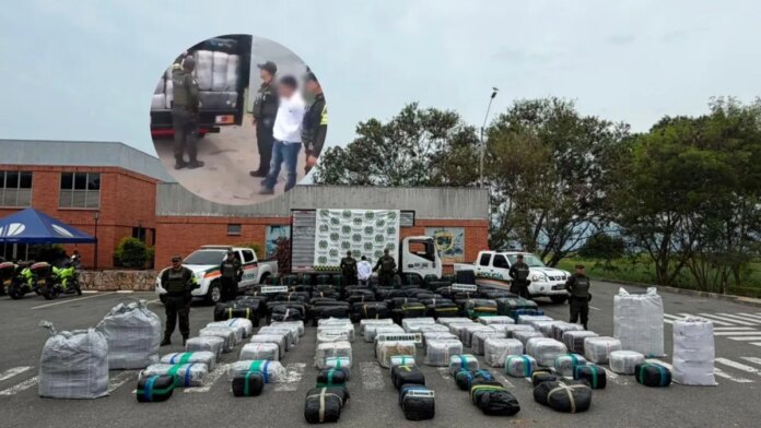la-incautacion-de-casi-4-toneladas-de-drogas-en-el-valle-valoradas-en-3.045-millones-de-pesos:-iban-en-un-camion-por-la-carretera-de-cali-a-andalucia