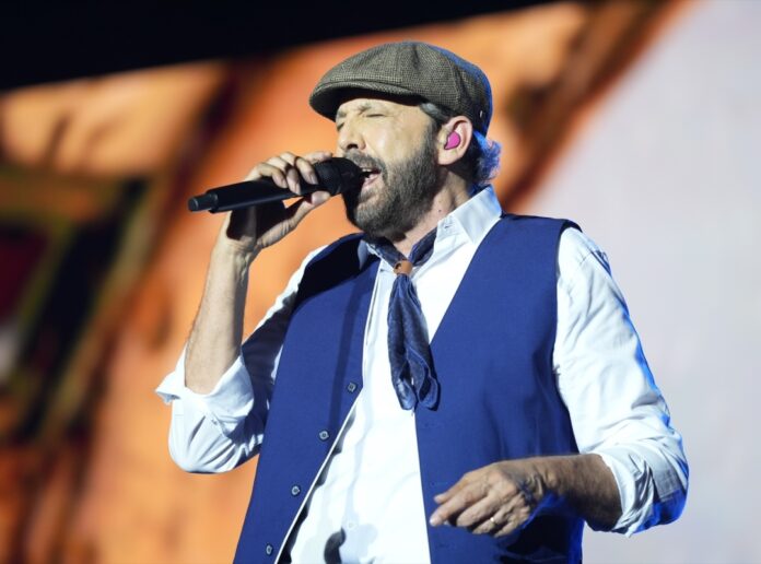 “dios-bendiga-a-venezuela”:-el-mensaje-de-juan-luis-guerra-durante-su-concierto-en-espana
