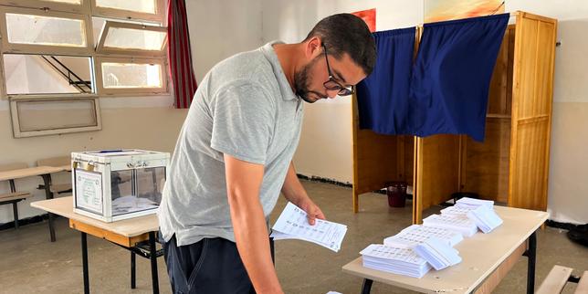 en-algerie,-las-elecciones-legislativas-verrouillees-et-boudees-par-la-poblacion