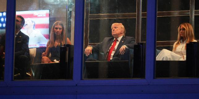 «-changement-de-regime-»,-el-libro-retenido-que-cuenta-la-improvisacion-de-donald-trump-y-la-concentracion-del-poder