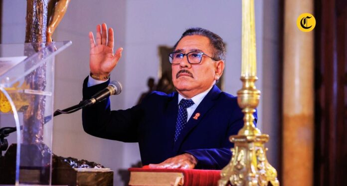 ¿quien-es-jorge-marticorena,-el-congresista-que-paso-de-impulsar-el-reinfo-a-dirigir-el-minedu?