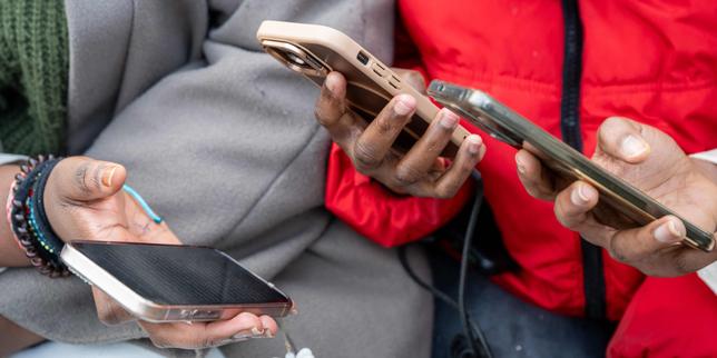 interdiction-des-reseaux-sociaux-aux-moins-de-15-ans:-la-france-doit-retravailler-son-texte-pour-se-conforman-au-droit-europeen