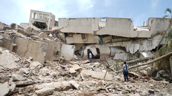 sube-a-100-el-numero-de-portugueses-fallecidos-por-los-terremotos-en-venezuela