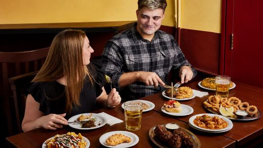cantinas-de-barrio-portenas:-nuevas-y-con-platos-abundantes