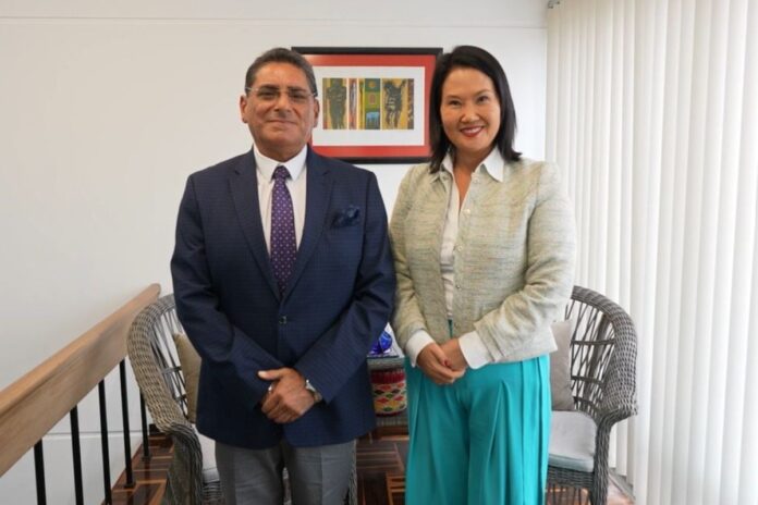 carlos-alvarez-visito-este-martes-a-la-presidenta-electa-keiko-fujimori