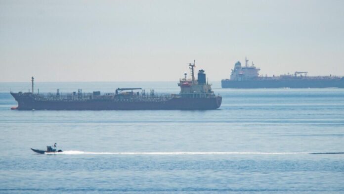 estados-unidos-restablece-sanciones-al-petroleo-irani-tras-ataques-contra-buques-en-el-estrecho-de-ormuz