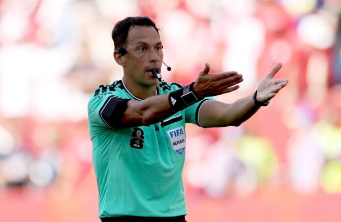fifa-designa-un-equipo-de-arbitros-argentinos-para-el-partido-entre-francia-y-marruecos