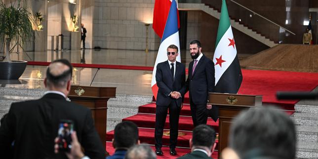 a-damas,-emmanuel-macron-hace-parte-de-su-«conviccion-de-que-hay-una-nueva-obra-en-siria»