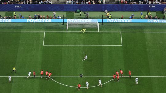 la-magia-de-messi-en-el-mundial-enmascara-la-familiar-debilidad-de-los-penales