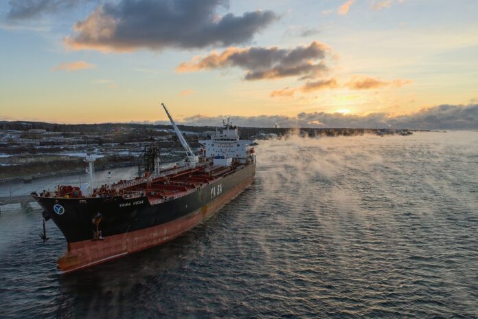 se-rompe-el-alto-el-fuego,-regresa-la-crisis-del-petroleo-y-el-mundo-lo-siente-todo-a-la-vez