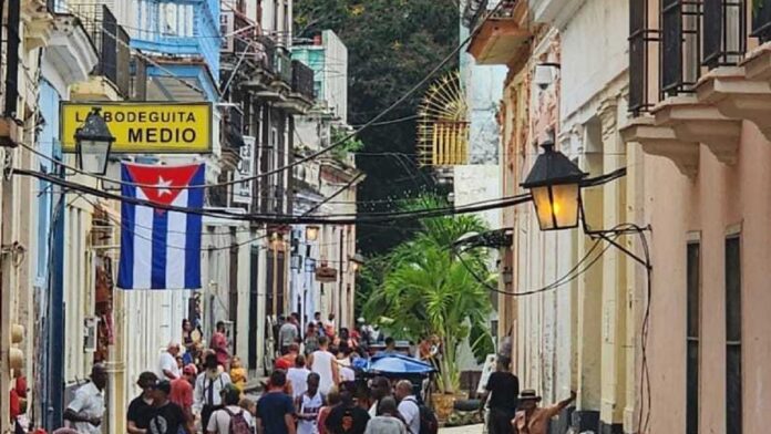 el-sector-privado-cubano-crece-en-medio-de-la-crisis:-mas-comercios,-mas-desigualdad-y-un-pais-que-cambia