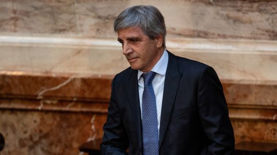 argentina-reembolsara-4.000-millones-de-dolares,-desafiando-a-los-criticos-que-dudaban-del-rumbo