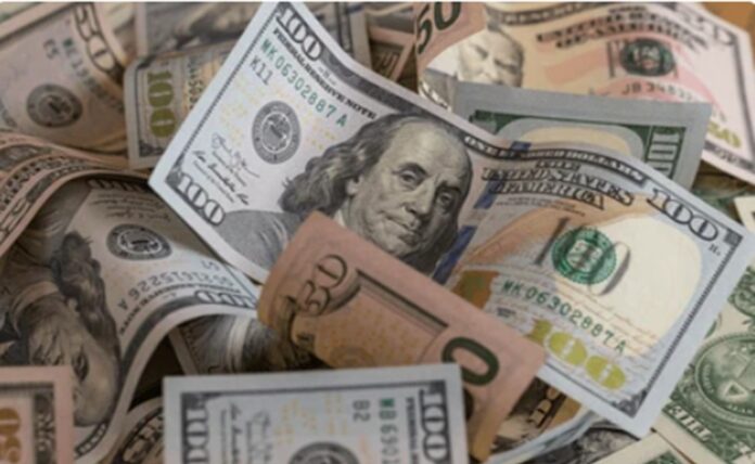 dolar-oficial-sobre-700-bolivares-y-sindicatos-petroleros-piden-cobrar-en-divisas